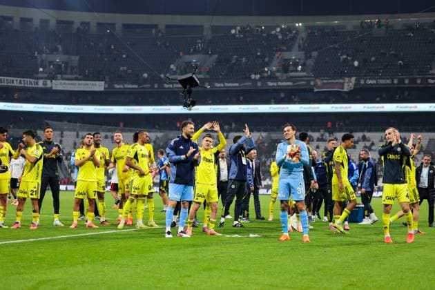 2025-11-02 Besiktas JK v Fenerbahce SK - Trendyol Super Lig ISTANBUL, TURKEY - NOVEMBER 2: Ederson of Fenerbahce SK, Nelson Semedo of Fenerbahce SK, Milan Skriniar of Fenerbahce SK, Jayden Oosterwolde of Fenerbahce SK, Levent Mercan of Fenerbahce SK, Ismail Yuksek of Fenerbahce SK, Edson Alvarez of Fenerbahce SK, Dorgeles Nene of Fenerbahce SK, Marco Asensio of Fenerbahce SK, Kerem Akturkoglu of Fenerbahce SK, Youssef En Nesyri of Fenerbahce SK, Oguz Aydin of Fenerbahce SK, Archie Brown of Fenerbahce SK, Tarik Cetin of Fenerbahce SK, Jhon Duran of Fenerbahce SK, Paula Santos Fred of Fenerbahce SK, Mert Muldur of Fenerbahce SK, Rodrigo Becao of Fenerbahce SK, Caglar Soyuncu of Fenerbahce SK, Sebastian Szymanski of Fenerbahce SK, Anderson Talisca of Fenerbahce SK applauds for the fans during the Trendyol Super Lig match between Besiktas JK and Fenerbahce SK at Tupras Stadium on November 2, 2025 in Istanbul, Turkey. (Photo by BSR Agency) Istanbul Turkey Content not available for redistribution in The Netherlands directly or indirectly through any third parties. Copyright: xBSRxAgencyx