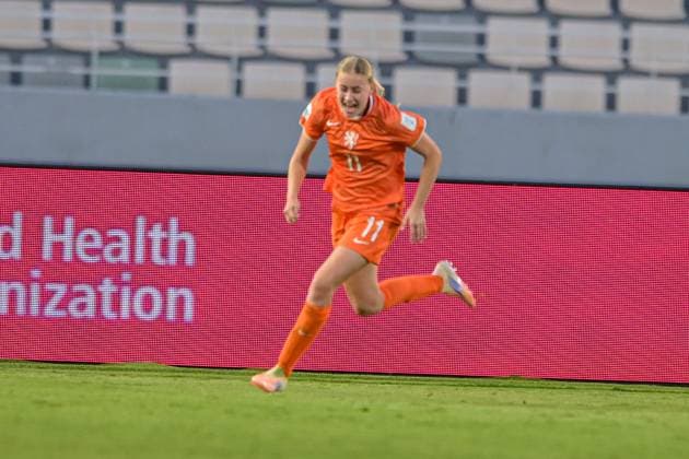 France v Netherlands: Group A - FIFA U-17 Women s World Cup Morocco 2025 Derks R. J. E., forward of Netherlands U-17, celebrates the 2-2 goal during the FIFA U-17 Women s World Cup Morocco 2025 quarter-final match between France and Netherlands in Rabat, Morocco, on November 1, 2025, at the Olympic Stadium Rabat Morocco  Copyright: xAndreaxxAmatox originalFilename:amato-notitle251102_npBmI.jpg