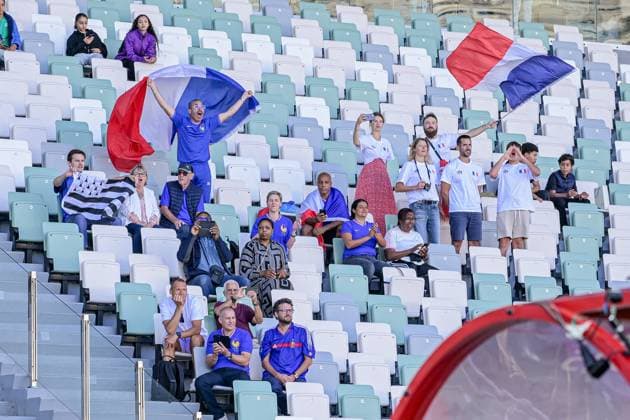 France v Netherlands: Group A - FIFA U-17 Women s World Cup Morocco 2025 France fans attend the FIFA U-17 Women s World Cup Morocco 2025 quarter-final match between France and the Netherlands in Rabat, Morocco, on November 1, 2025, at the Olympic Stadium Rabat Morocco  Copyright: xAndreaxxAmatox originalFilename:amato-notitle251102_npM9u.jpg