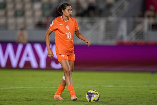 France v Netherlands: Group A - FIFA U-17 Women s World Cup Morocco 2025 18 Van Hunnik S. C. R. (Forward) of Netherlands U-17 scores the ninth penalty during the FIFA U-17 Women s World Cup Morocco 2025 quarter-final match between France and Netherlands in Rabat, Morocco, on November 1, 2025, at the Olympic Stadium Rabat Morocco  Copyright: xAndreaxxAmatox originalFilename:amato-notitle251102_npMsd.jpg
