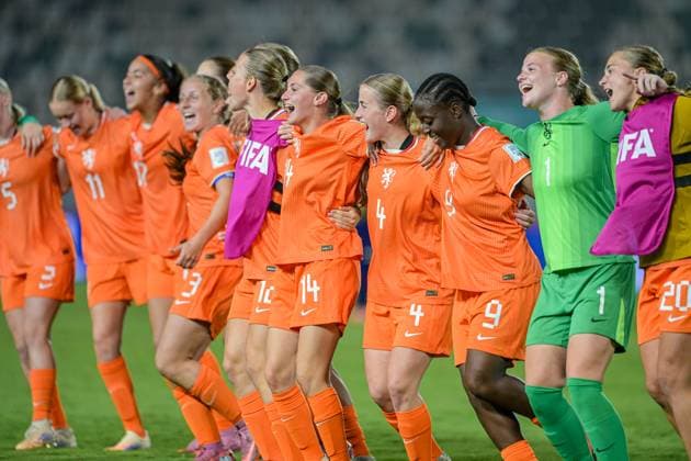 France v Netherlands: Group A - FIFA U-17 Women s World Cup Morocco 2025 The Netherlands celebrate reaching the semi-finals during the FIFA U-17 Women s World Cup Morocco 2025 quarter-final match between France and the Netherlands in Rabat, Morocco, on November 1, 2025, at the Olympic Stadium Rabat Morocco  Copyright: xAndreaxxAmatox originalFilename:amato-notitle251102_nppWZ.jpg