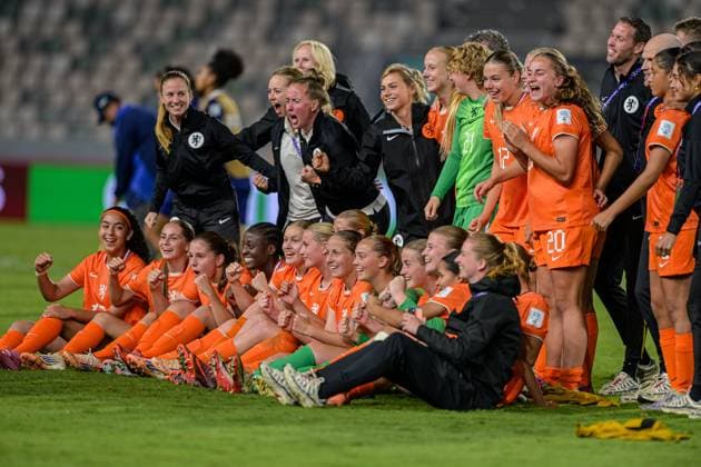 France v Netherlands: Group A - FIFA U-17 Women s World Cup Morocco 2025 The Netherlands celebrate reaching the semi-finals during the FIFA U-17 Women s World Cup Morocco 2025 quarter-final match between France and the Netherlands in Rabat, Morocco, on November 1, 2025, at the Olympic Stadium Rabat Morocco  Copyright: xAndreaxxAmatox originalFilename:amato-notitle251102_npzEh.jpg