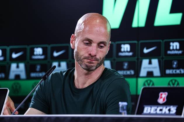Coach Paul Simonis VfL Wolfsburg 1 Soccer Bundesliga Season 2025 2026 Press Conference VfL Wolfsburg vs TSG Hoffenheim at the Volkswagen Arena in Wolfsburg Soccer,Germany,Man,Men,02 11 2025