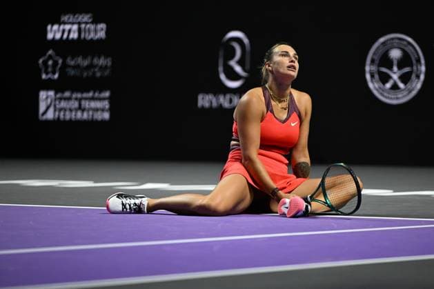 WTA, Tennis Damen Finals 2025 in Riyadh - Day Two RIYADH, SAUDI ARABIA - NOVEMBER 02: Aryna Sabalenka gestures against Jasmine Paolini of Italy during their match on Day 2 of the 2025 WTA Finals, part of the Hologic WTA Tour, at King Saud University Indoor Arena in Riyadh, Saudi Arabia, on November 2, 2025. Artur Widak Anadolu Riyadh Saudi Arabia. Editorial use only. Please get in touch for any other usage.  Copyright: x2025xAnadoluxArturxWidakx