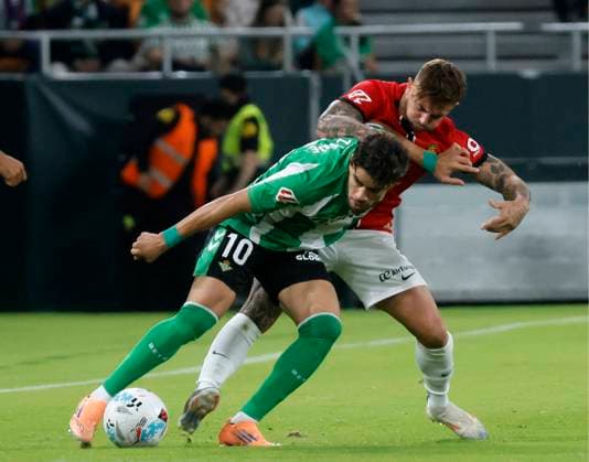Spanish La Liga EA Sports soccer match Betis vs Mallorca at La Cartuja Stadium in Sevilla, spain. 02 November 2025 SEVILLA 02 11 2025 JORNADA 11 LIGA EA SPORTS 900 Cordon Press  900 CordonxPress LOF - Betis vs Mallorca