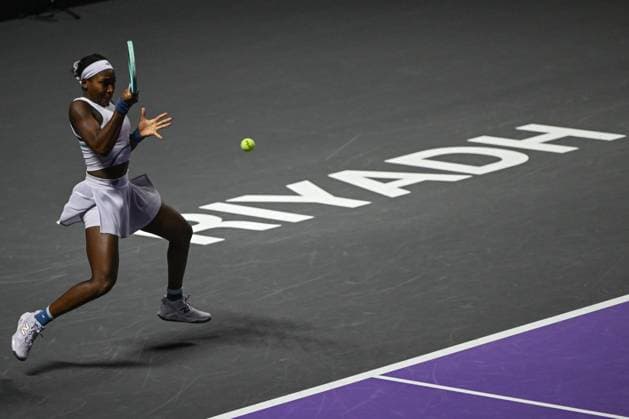 WTA, Tennis Damen Finals 2025 in Riyadh - Day Two RIYADH, SAUDI ARABIA - NOVEMBER 2: Coco Gauff of the United States plays against compatriot Jessica Pegula during their group-stage match on Day 2 of the 2025 WTA Finals, part of the Hologic WTA Tour, at King Saud University Indoor Arena in Riyadh, Saudi Arabia, on November 2, 2025. Artur Widak Anadolu Riyadh Saudi Arabia. Editorial use only. Please get in touch for any other usage.  Copyright: x2025xAnadoluxArturxWidakx