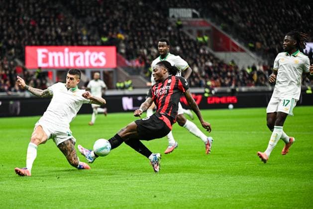 AC Milan v AS Roma - Serie A Rafael Leao of AC Milan is in action during the Italian Serie A football match between AC Milan and AS Roma at Giuseppe Meazza San Siro Stadium in Milan, Italy, on November 2, 2025. Milano Italy  Copyright: xTizianoxBallabiox originalFilename:ballabio-acmilana251102_npufp.jpg