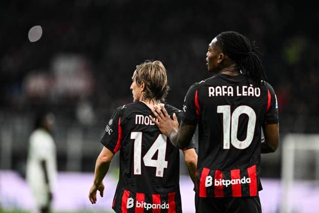 AC Milan v AS Roma - Serie A Rafael Leao and Luka Modric of AC Milan celebrate after a goal during the Italian Serie A football match between AC Milan and AS Roma at Giuseppe Meazza San Siro stadium in Milan, Italy, on November 2, 2025. Milano Italy  Copyright: xTizianoxBallabiox originalFilename:ballabio-acmilana251102_npyXQ.jpg