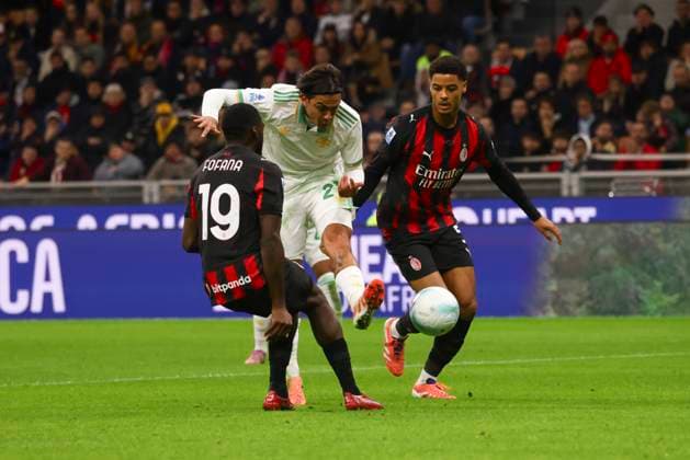 AC Milan v AS Roma - Serie A Paulo Dybala plays during the Serie A match between AC Milan and AS Roma at Giuseppe Meazza stadium in Milano, Italy, on November 2, 2025. Milano Italy  Copyright: xMairoxCinquettix originalFilename:cinquetti-acmilanv251102_npR0j.jpg