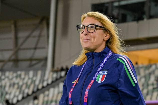 Viviana SCHIAVI Head coach of Italy U-17 during the FIFA U-17 Women s World Cup Morocco 2025 quarter-final match between Mexico and Italy in Rabat, Morocco, on November 2, 2025, at the Olympic Stadium  Copyright: xAndreaxAmato IPAxSportx xipa-agency.netx xx IPA_67418337 IPA_Agency_IPA67418337