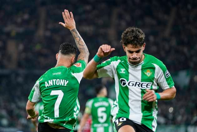 November 2, 2025, Sevilla, Sevilla, SPAIN: Antony Dos Santos of Real Betis celebrates a goal during the Spanish league, LaLiga EA Sports, football match played between Real Betis and RCD Mallorca at La Cartuja stadium on November 2, 2025, in Sevilla, Spain. Sevilla SPAIN - ZUMAa181 20251102_zaa_a181_232 Copyright: xJoaquinxCorcherox