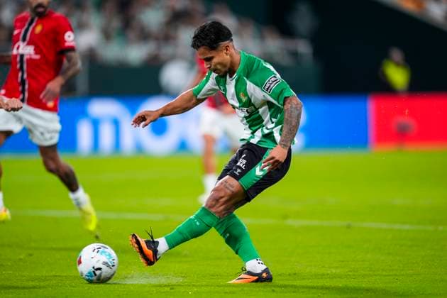 November 2, 2025, Sevilla, Sevilla, SPAIN: Cucho Hernandez of Real Betis in action during the Spanish league, LaLiga EA Sports, football match played between Real Betis and RCD Mallorca at La Cartuja stadium on November 2, 2025, in Sevilla, Spain. Sevilla SPAIN - ZUMAa181 20251102_zaa_a181_233 Copyright: xJoaquinxCorcherox
