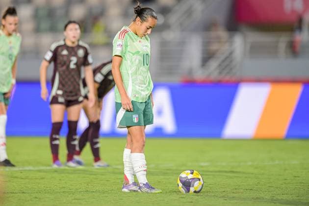 10 Giudici (Midfielder) of Italy U-17 misses the penalty during the FIFA U-17 Women s World Cup Morocco 2025 quarter-final match between Mexico and Italy in Rabat, Morocco, on November 2, 2025, at the Olympic Stadium  Copyright: xAndreaxAmato IPAxSportx xipa-agency.netx xx IPA_67418505 IPA_Agency_IPA67418505