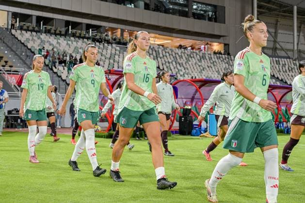 Teams enter the field during the FIFA U-17 Women s World Cup Morocco 2025 quarter-final match between Mexico and Italy in Rabat, Morocco, on November 2, 2025, at the Olympic Stadium  Copyright: xAndreaxAmato IPAxSportx xipa-agency.netx xx IPA_67418331 IPA_Agency_IPA67418331