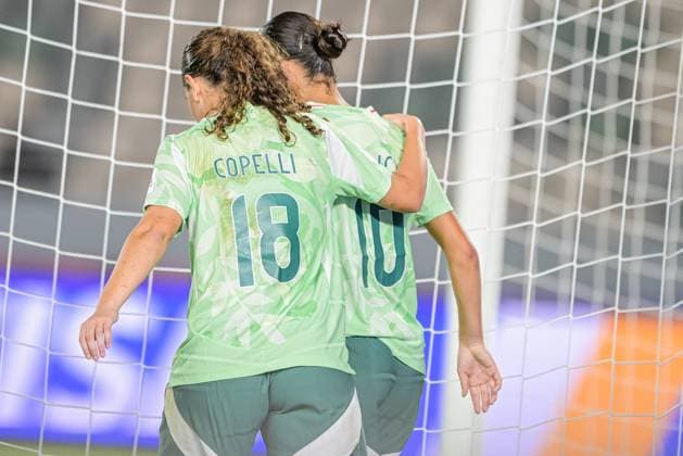 the companion consoles 10 Giudici (Midfielder) of Italy U-17 during the FIFA U-17 Women s World Cup Morocco 2025 quarter-final match between Mexico and Italy in Rabat, Morocco, on November 2, 2025, at the Olympic Stadium  Copyright: xAndreaxAmato IPAxSportx xipa-agency.netx xx IPA_67418510 IPA_Agency_IPA67418510