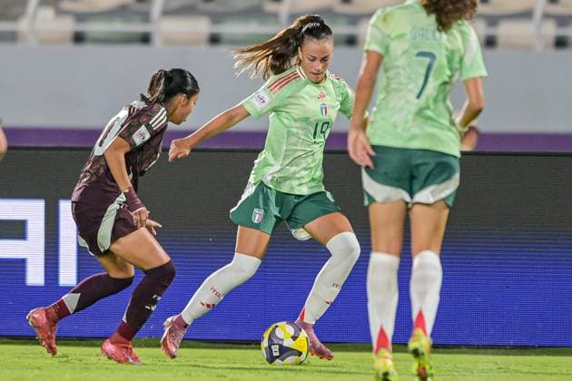 19 Guerzoni (Forward) of Italy U-17 is in action during the FIFA U-17 Women s World Cup Morocco 2025 quarter-final match between Mexico and Italy in Rabat, Morocco, on November 2, 2025, at the Olympic Stadium  Copyright: xAndreaxAmato IPAxSportx xipa-agency.netx xx IPA_67418543 IPA_Agency_IPA67418543