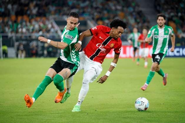 Spanish La Liga EA Sports soccer match Betis vs Mallorca at La Cartuja Stadium in Sevilla, spain. 02 November 2025 SEVILLA 02 11 2025 JORNADA 11 LIGA EA SPORTS 900 Cordon Press  900 CordonxPress LOF - Betis vs Mallorca