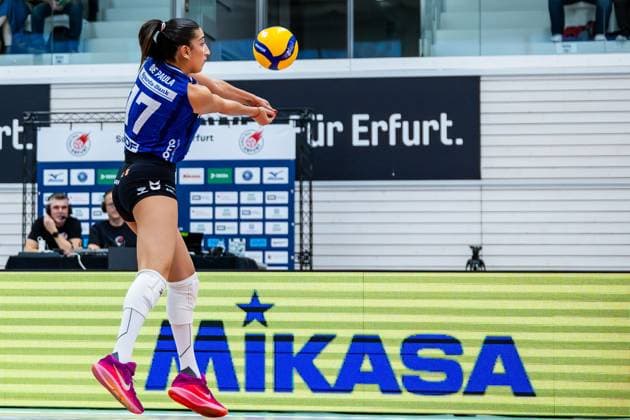 02 11 2025, GER, Volleyball, Women, 1 BL, Main Round, Season 25 26, Schwarz Weiss Erfurt Allianz MTV Stuttgart Julia De Paula Viana Allianz MTV Stuttgart 99089 Erfurt Sporthalle Sportanlage Rieths Thüringen Germany
