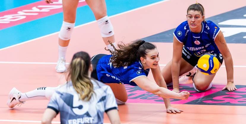 02 11 2025, GER, Volleyball, Women, 1 BL, Main Round, Season 25 26, Schwarz Weiss Erfurt Allianz MTV Stuttgart Melani Shaffmaster Allianz MTV Stuttgart , Lucia Varela Allianz MTV Stuttgart 99089 Erfurt Sporthalle Sportanlage Rieths Thüringen Germany