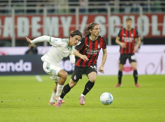Luka Modric of AC Milan during the Italian serie A, 2025-2026 season, football match between AC Milan and AS Roma on 02 November 2025 at Stadio Giuseppe Meazza, San Srio, Milan, Italy. Photo Nderim Kaceli  Copyright: xNderimxKaceli IPAxSportx xipa-agency.netx xx IPA_67419835 IPA_Agency_IPA67419835