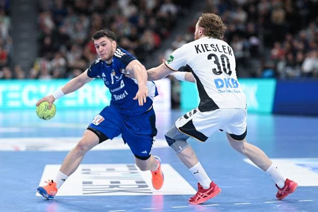 DHB 25 26 Germany Iceland on 02 11 2025 at SAP Garden in Munich Elvar Örn Oern Jonsson Melsungen Iceland in a duel against Tom Kiesler Germany MT