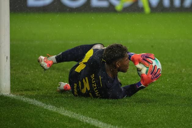 Parma s Zion Suzuki .azi during Parma Calcio vs Bologna FC, Italian soccer Serie A match in Parma, Italy, November 02 2025  Copyright: xLorenzoxCattani IPAxSportx xipa-agency.netx xx IPA_67422139 IPA_Agency_IPA67422139