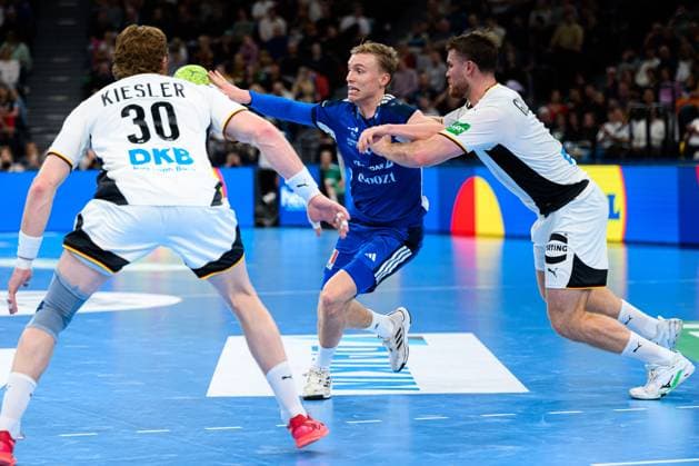Muenchen Handball Laenderspiel Germany Iceland Tom Kiesler Germany , Icelands Gisli Thorgeir Kristjansson Iceland , Johannes Golla Germany Muenchen SAP Garden Bayern Germany