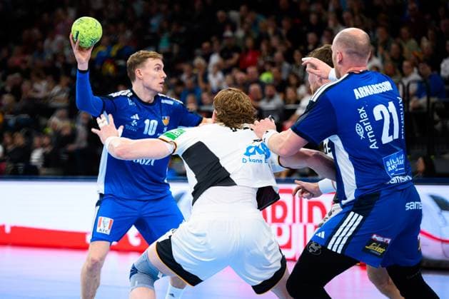 Muenchen Handball Laenderspiel Germany Iceland Iceland Gisli Thorgeir Kristjansson Iceland , Tom Kiesler Germany , Iceland Arnar Arnarsson Iceland Muenchen SAP Garden Bayern Germany