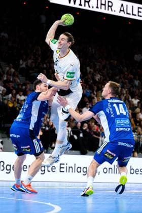 Muenchen Handball Laenderspiel Germany Iceland Juri Knorr Germany , Iceland Omar Ingi Magnusson Iceland Muenchen SAP Garden Bayern Germany
