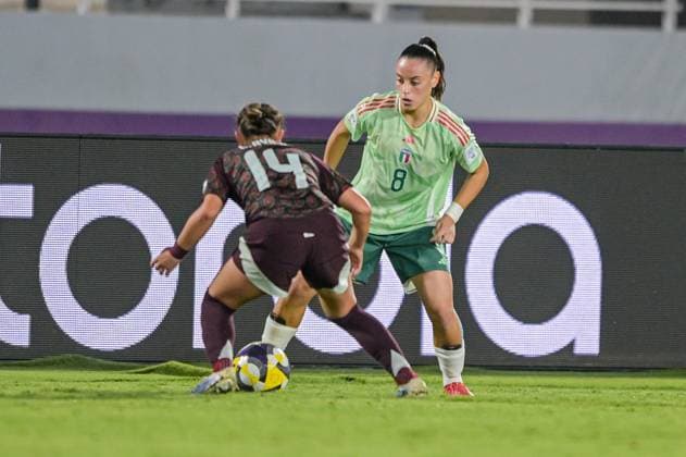 8 Bedini (Midfielder) of Italy U-17 is in action during the FIFA U-17 Women s World Cup Morocco 2025 quarter-final match between Mexico and Italy in Rabat, Morocco, on November 2, 2025, at the Olympic Stadium  Copyright: xAndreaxAmato IPAxSportx xipa-agency.netx xx IPA_67423805 IPA_Agency_IPA67423805