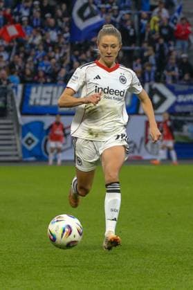 02 11 2025, xgrfx, Soccer Google Pixel Women Bundesliga, Hamburger SV Eintracht Frankfurt v l Rebecka Blomqvist Eintracht Frankfurt DFL DFB REGULATIONS PROHIBIT ANY USE OF PHOTOGRAPHS as IMAGE SEQUENCES and or QUASI VIDEO Hamburg