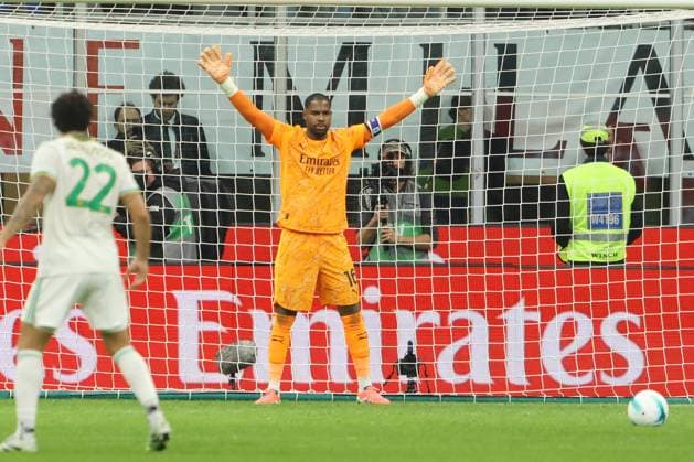 MIKE MAIGNAN, Milan, Serie A, 2025-26, Milan vs Roma 1-0, 02-11-2025, Azione, Rigore, Penalty, Action SERIE A 2025-26 MILAN-ROMA 1-0