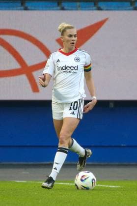 02 11 2025, xgrfx, Soccer Google Pixel Women Bundesliga, Hamburger SV Eintracht Frankfurt v l Laura Freigang Eintracht Frankfurt DFL DFB REGULATIONS PROHIBIT ANY USE OF PHOTOGRAPHS as IMAGE SEQUENCES and or QUASI VIDEO Hamburg