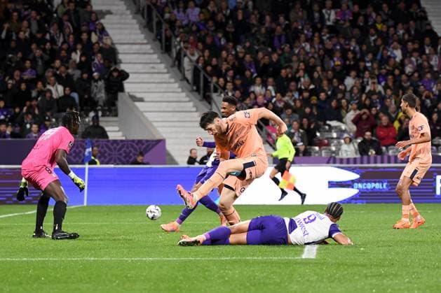 Toulouse FC v Havre AC - Ligue 1 McDonald s 04 Gautier LLORIS (hac) during the Ligue 1 McDonald s match between Toulouse FC and Havre AC at Stadium de Toulouse on November 2, 2025 in Toulouse, France. Toulouse France  Copyright: xFEPx 776348187