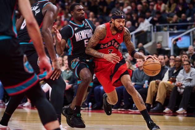November 2, 2025, Toronto, On, Canada: Toronto Raptors Brandon Ingram (3) drives past Memphis Grizzlies Vince Williams Jr. (5) during first half NBA, Basketball Herren, USA basketball action in Toronto, on Sunday, Nov. 2, 2025. Canada News - November 2, 2025 - ZUMAc35_ 20251102_zaf_c35_232 Copyright: xSammyxKoganx