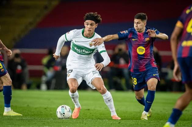 FC Barcelona, Barca Vs Elche CF in Barcelona, Spain - 02 Nov 2025 Hector Fort (Elche CF) seen in action during the La Liga EA Sports match between FC Barcelona and Elche CF at Estadi Olimpic LluÌs Companys. Final Score: FC Barcelona 3:1 Elche CF. Barcelona Spain Copyright: xFelipexMondinox xSOPAxImagesx SP0703-1491_