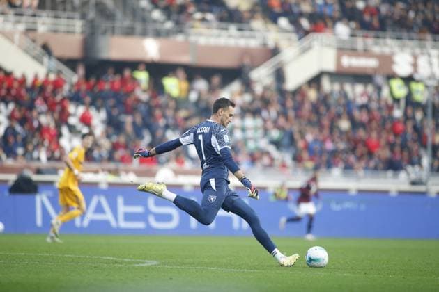 CALCIO - Serie A - Torino FC vs Pisa SC Alberto Paleari of Torino FC during the Italian serie A, 2025-2026 season, football match between Torino FC and Pisa SC on 02 November 2025 at Stadio Olimpico Grande Torino, Turin, Italy. Photo Nderim Kaceli Turin Italy  Copyright: xIPAxSport ABACAx