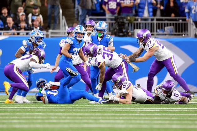 Chicago Bears vs Detroit Lions DETROIT,MICHIGAN-November2: Wide receiver Kalif Raymond (11) of the Detroit Lions is tackled by running back Zavier Scott (36) of the Minnesota Vikings, tight end Ben Yurosek (85) of the Minnesota Vikings, and linebacker Ivan Pace Jr. (0) of the Minnesota Vikings during an NFL, American Football Herren, USA football game between the Minnesota Vikings and the Detroit Lions in Detroit, Michigan USA, on Sunday, November 2, 2025. Detroit Michigan United States  Copyright: xAmyxLemusx originalFilename:lemus-chicagob251102_npANM.jpg