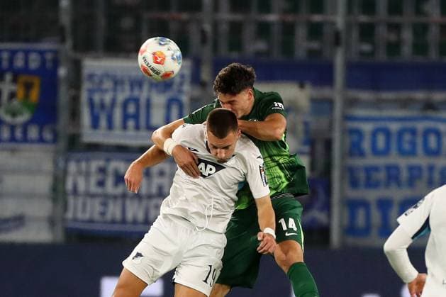 VfL vs Hoffebheim, 1 BL Wolfsburg, 02 11 2025, FOOTBALL VfL Wolfsburg vs TSG 1899 Hoffenheim, 1 BL, Season 2025 26 Tim Lemperle Hoffenheim , Jenson Seelt VfL Wolfsburg Wolfsburg Wolfsburg