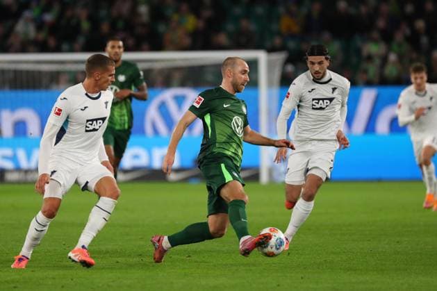 VfL vs Hoffebheim, 1 BL Wolfsburg, 02 11 2025, FOOTBALL VfL Wolfsburg vs TSG 1899 Hoffenheim, 1 BL, Season 2025 26 Robin Hranac Hoffenheim , Christian Eriksen VfL Wolfsburg Leon Avdullahu Hoffenheim Wolfsburg