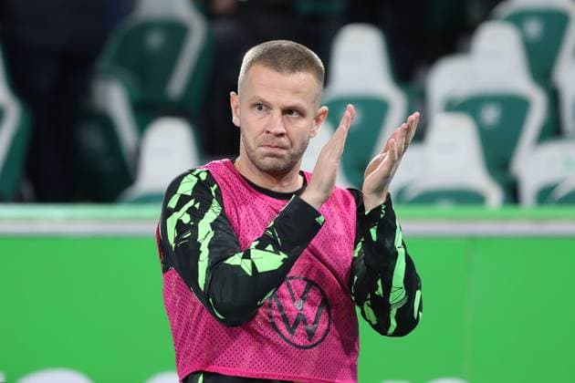 VfL vs Hoffebheim, 1 BL Wolfsburg, 02 11 2025, FOOTBALL VfL Wolfsburg vs TSG 1899 Hoffenheim, 1 BL, Season 2025 26 Denis Vavro VfL Wolfsburg Wolfsburg