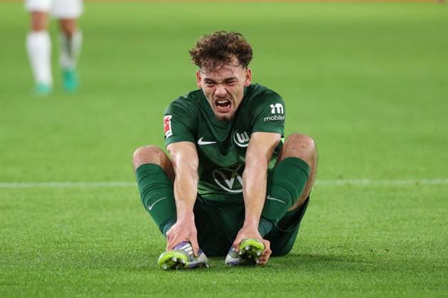 VfL vs Hoffebheim, 1 BL Wolfsburg, 02 11 2025, FOOTBALL VfL Wolfsburg vs TSG 1899 Hoffenheim, 1 BL, Season 2025 26 Aaron Zehnter VfL Wolfsburg Wolfsburg
