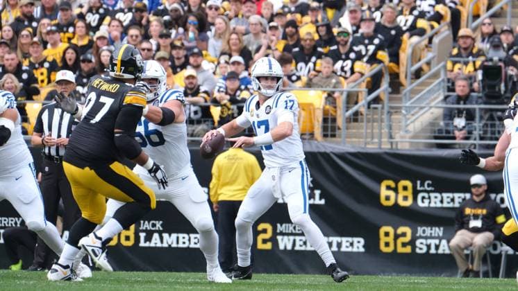 Nov 2, 2025: Daniel Jones 17 during the 2025 Steelers vs Colts game in Pittsburgh, PA. CSM Pittsburgh USA - ZUMAcp5_ 20251102_faf_cp5_092 Copyright: xJasonxPohuskix