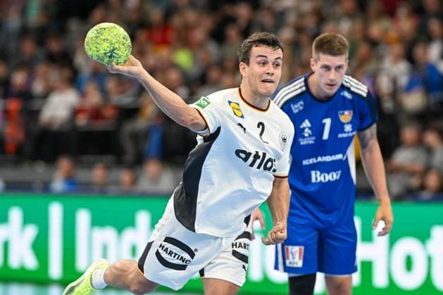 DHB 25 26 Germany Iceland on 02 11 2025 at the SAP Garden in Munich Tim Freihöfer Freihoefer Germany on the ball MT