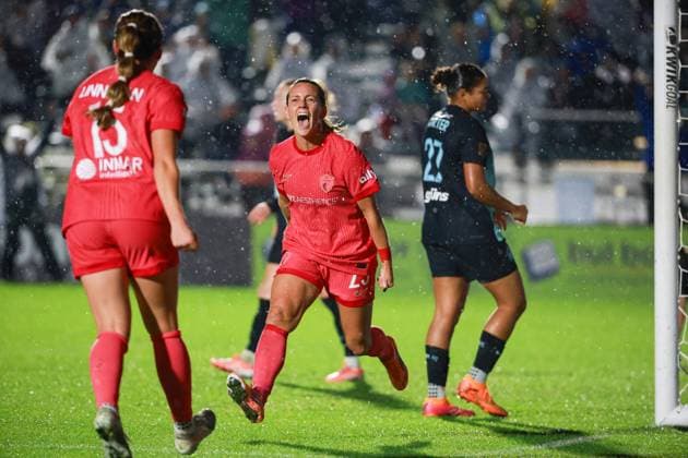 CARY, NC - NOVEMBER 02: Meredith Speck 25 of the North Carolina Courage celebrates the goal during the game between the North Carolina Courage and Gotham FC on November 2, 2025 at First Horizon Stadium in Cary, NC. (Photo by Nicholas Faulkner Icon Sportswire) SOCCER: NOV 02 NWSL NC Courage vs Gotham FC EDITORIAL USE ONLY Icon251102005