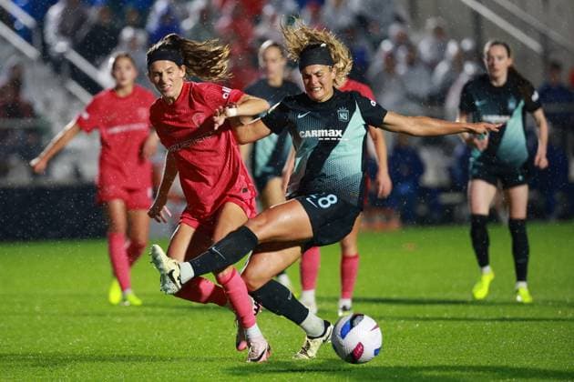 CARY, NC - NOVEMBER 02: Katie Stengel 28 of Gotham FC attempts the shot during the game between the North Carolina Courage and Gotham FC on November 2, 2025 at First Horizon Stadium in Cary, NC. (Photo by Nicholas Faulkner Icon Sportswire) SOCCER: NOV 02 NWSL NC Courage vs Gotham FC EDITORIAL USE ONLY Icon251102018
