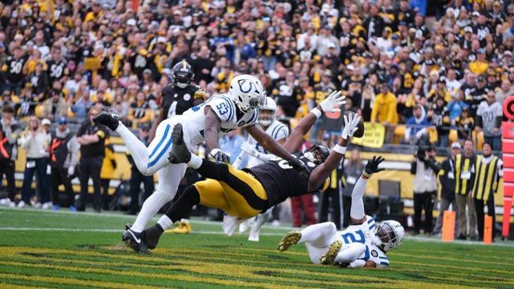 Nov 2, 2025: Darnell Washington 80 during the 2025 Steelers vs Colts game in Pittsburgh, PA. CSM Pittsburgh USA - ZUMAcp5_ 20251102_faf_cp5_247 Copyright: xJasonxPohuskix