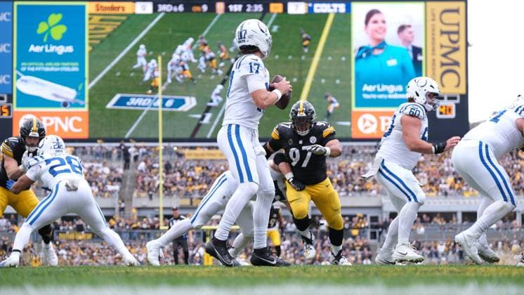 Nov 2, 2025: Daniel Jones 17 during the 2025 Steelers vs Colts game in Pittsburgh, PA. CSM Pittsburgh USA - ZUMAcp5_ 20251102_faf_cp5_310 Copyright: xJasonxPohuskix