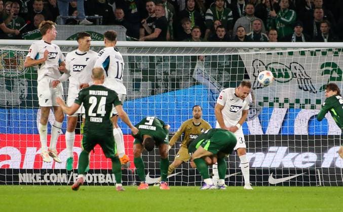 Germany Bundesliga 2025 26, 9 Matchday VfL Wolfsburg vs TSG Hoffenheim Volkswagen Arena Wolfsburg Christian Eriksen VfL Wolfsburg, 24 Copyright: xAymanxAlahmedx