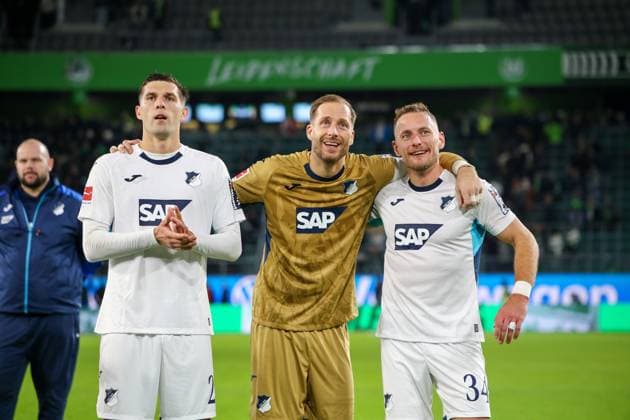 Germany Bundesliga 2025 26, 9 Matchday VfL Wolfsburg vs TSG Hoffenheim Volkswagen Arena Wolfsburg Vladimir Coufal Vladimir Coufal TSG Hoffenheim, 34 Oliver Baumann TSG Hoffenheim, 1 Copyright: xAymanxAlahmedx